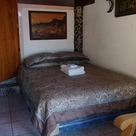 Hotel Nuestro Sueno Сан-Антонио-Палопо Экстерьер фото