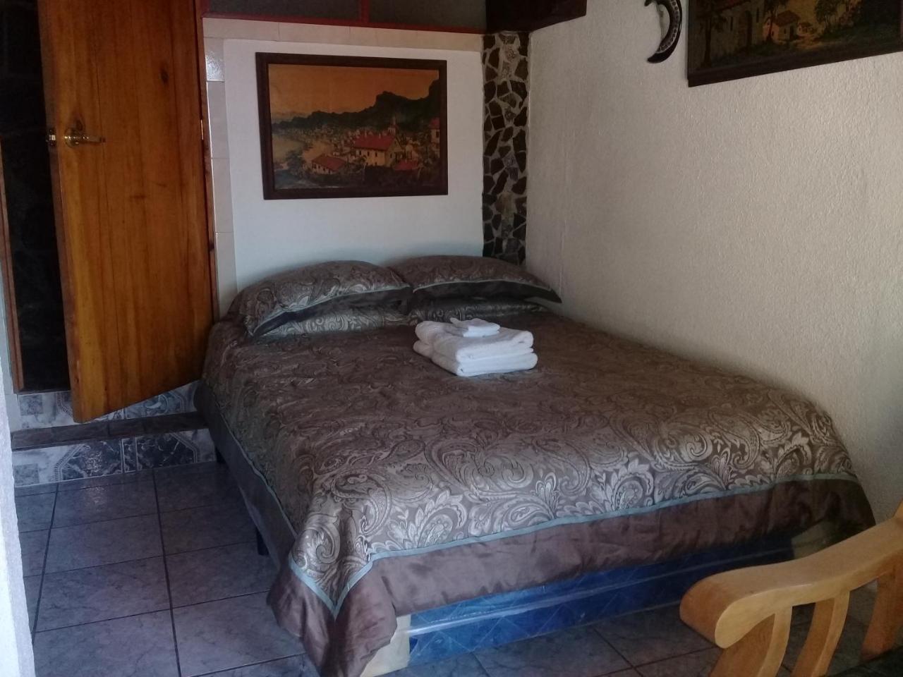 Hotel Nuestro Sueno Сан-Антонио-Палопо Экстерьер фото
