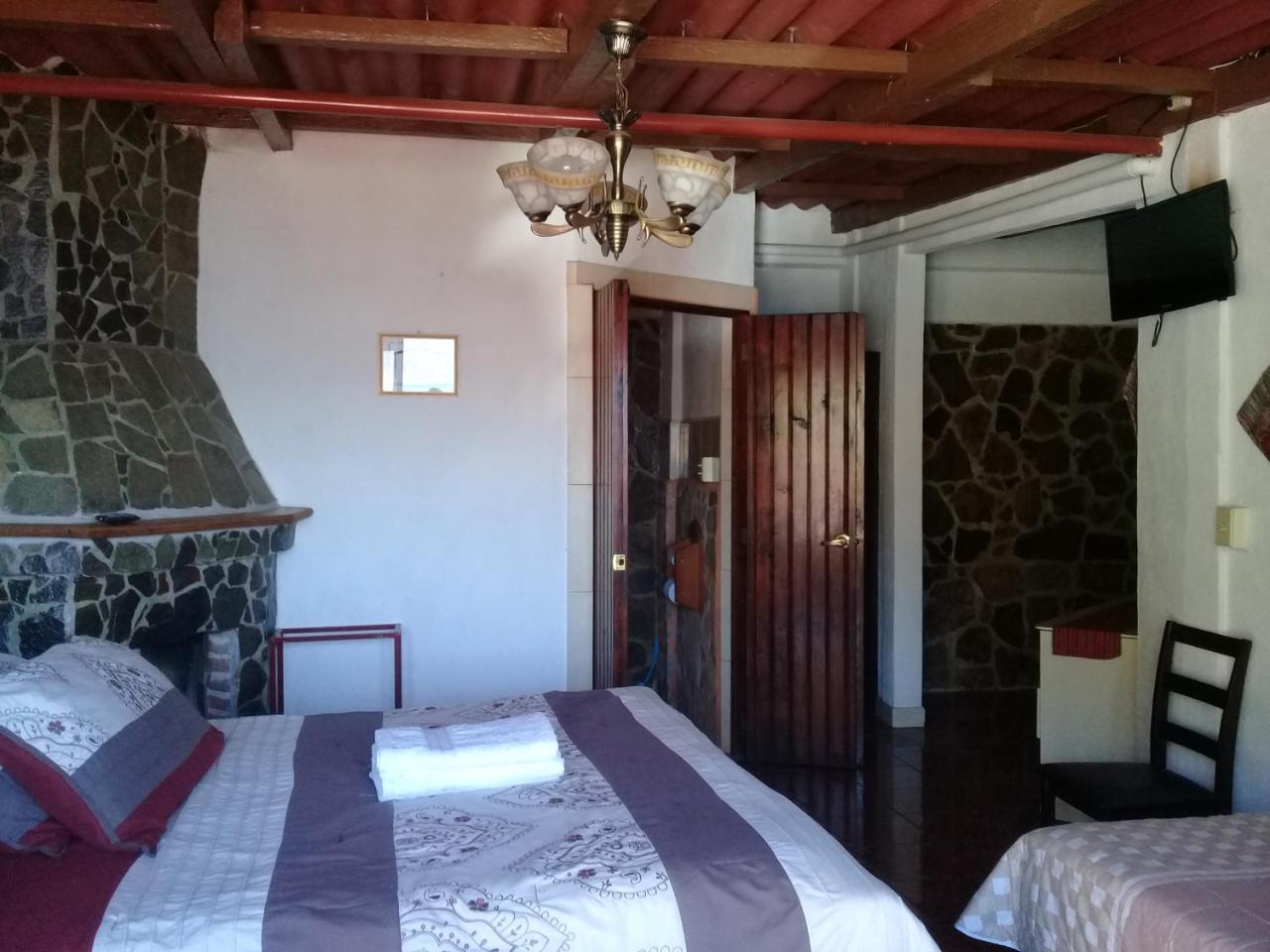 Hotel Nuestro Sueno Сан-Антонио-Палопо Экстерьер фото